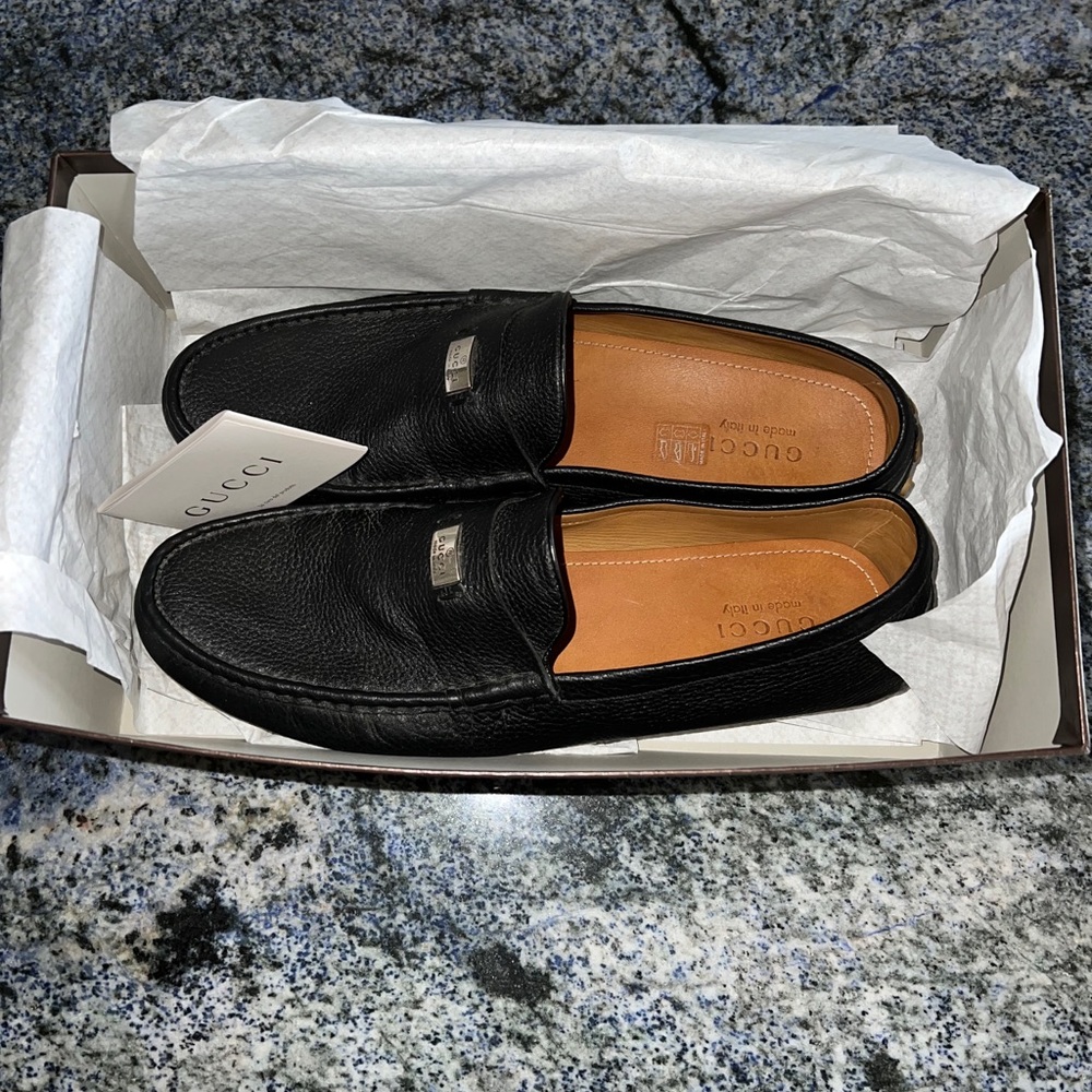 Gucci men black leather loafers